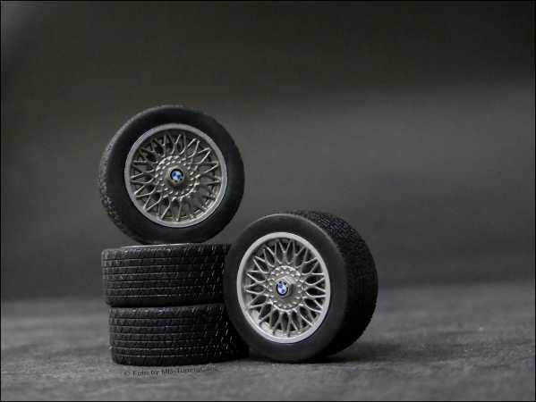 1:18 BMW E30 M3 Rim Size